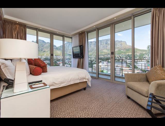 3 BEDROOM APARTMENT RENTED IN CAPE TOWN CITY CENTRE